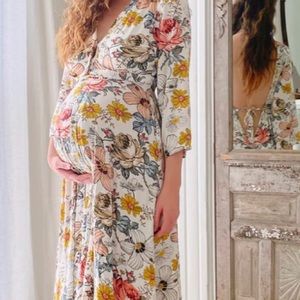 Brand new Lila Labor & Postpartum Gown - Floral